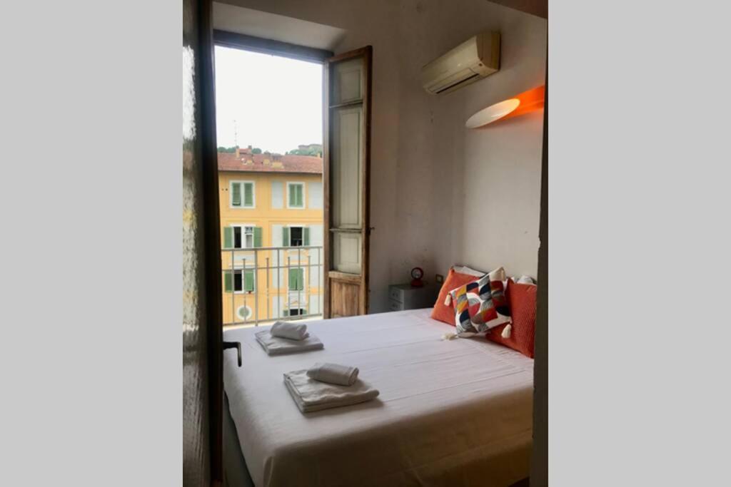 Sunny Top Floor In San Frediano Флоренция Экстерьер фото